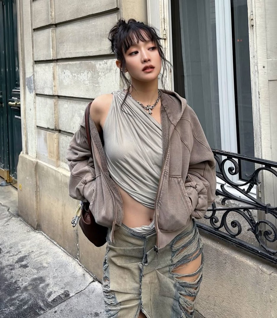 GIDLE Minnie in ripped skirt fashion comeback