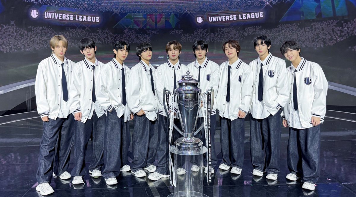 AHOF announces July debut - official group photo
