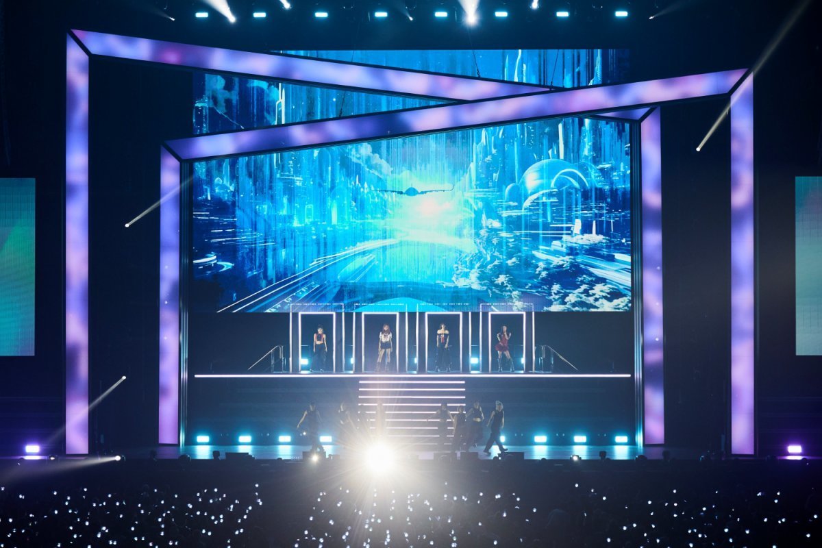 Aespa performing at their Japan fanmeeting