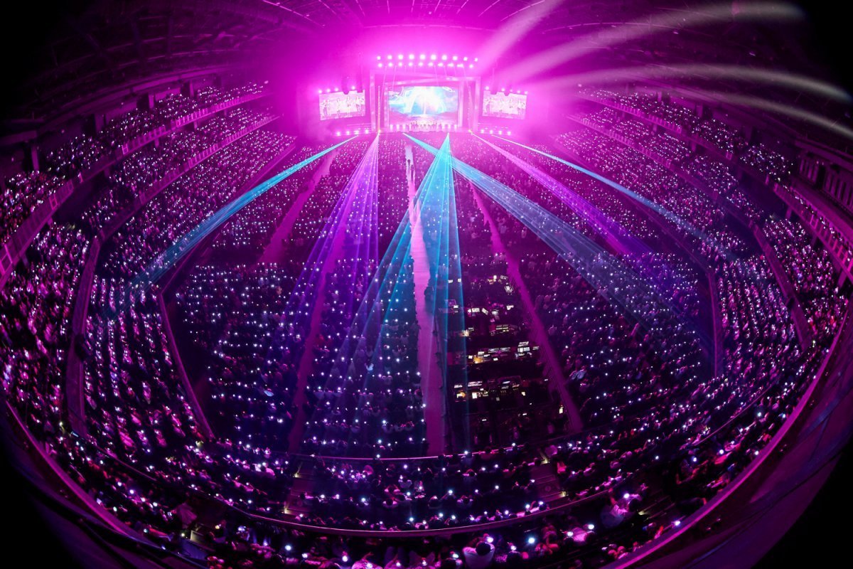 Aespa receiving applause from Japanese fans