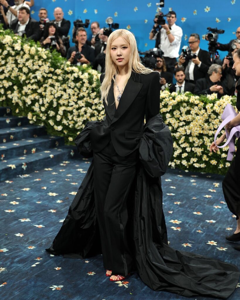 rose met gala 2025 black dress