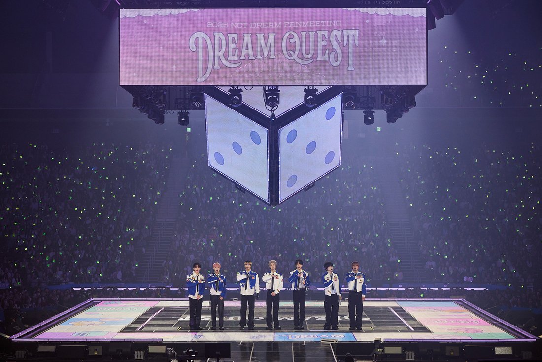 NCT DREAM interacting with fans at DREAM QUEST