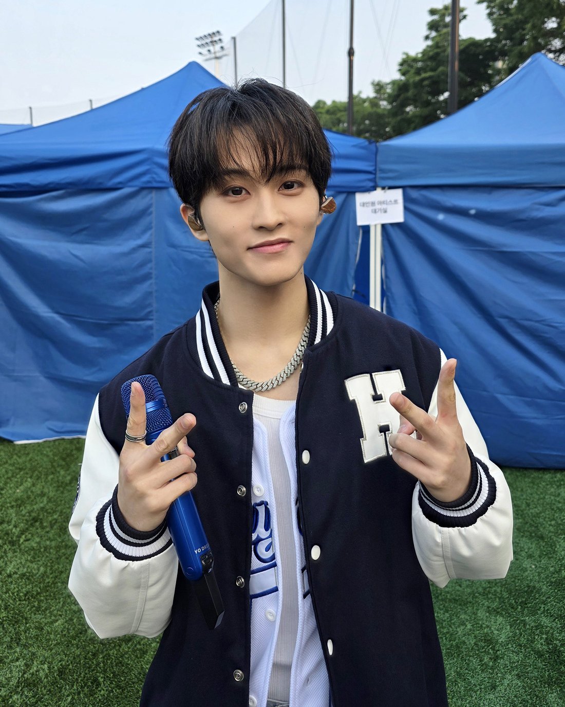 NCT Mark performing solo at university festival