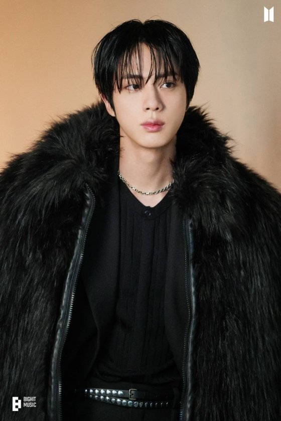 Jin receives global praise for 'Echo'
