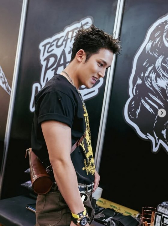 SEVENTEEN Mingyu flaunts his tattoo and arm muscles