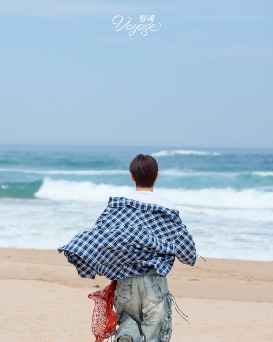 Yoon Jisung's cinematic look in 'Voyage' teaser. Photo: Billions