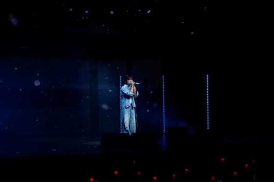 Kim Jinhwan thanks fans at his fanmeeting tour. Photo: 143 Entertainment